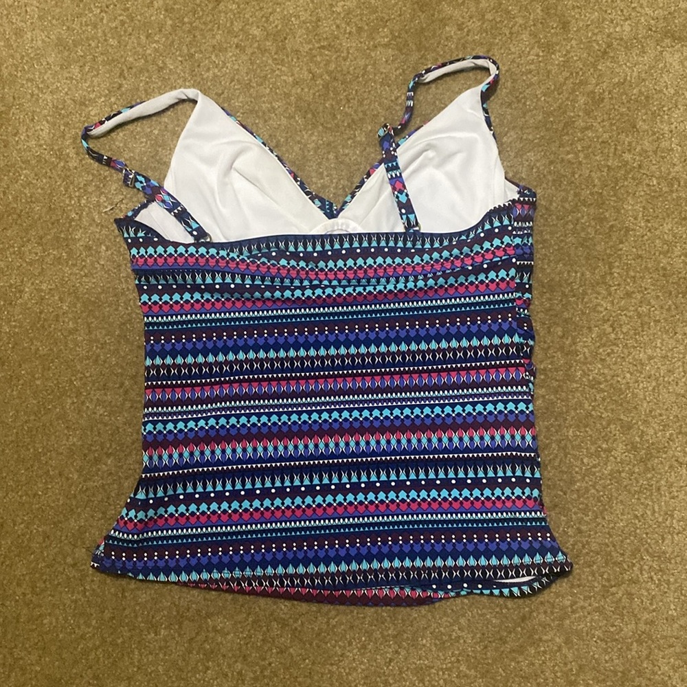 Apt.9 Size Large swimsuit top. Multi colors. - Picture 2 of 3